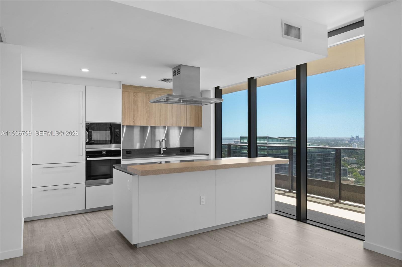 1000 Brickell Plz 4212