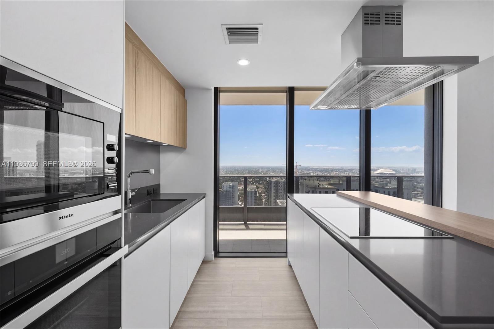 1000 Brickell Plz 4212