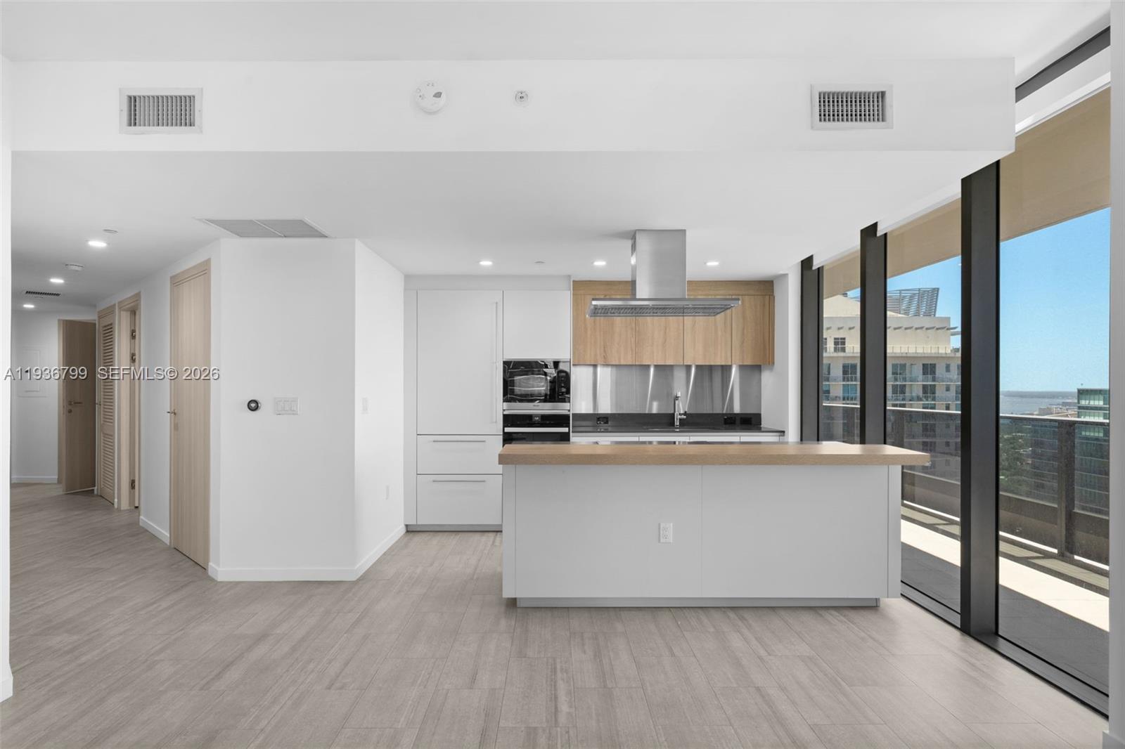 1000 Brickell Plz 4212