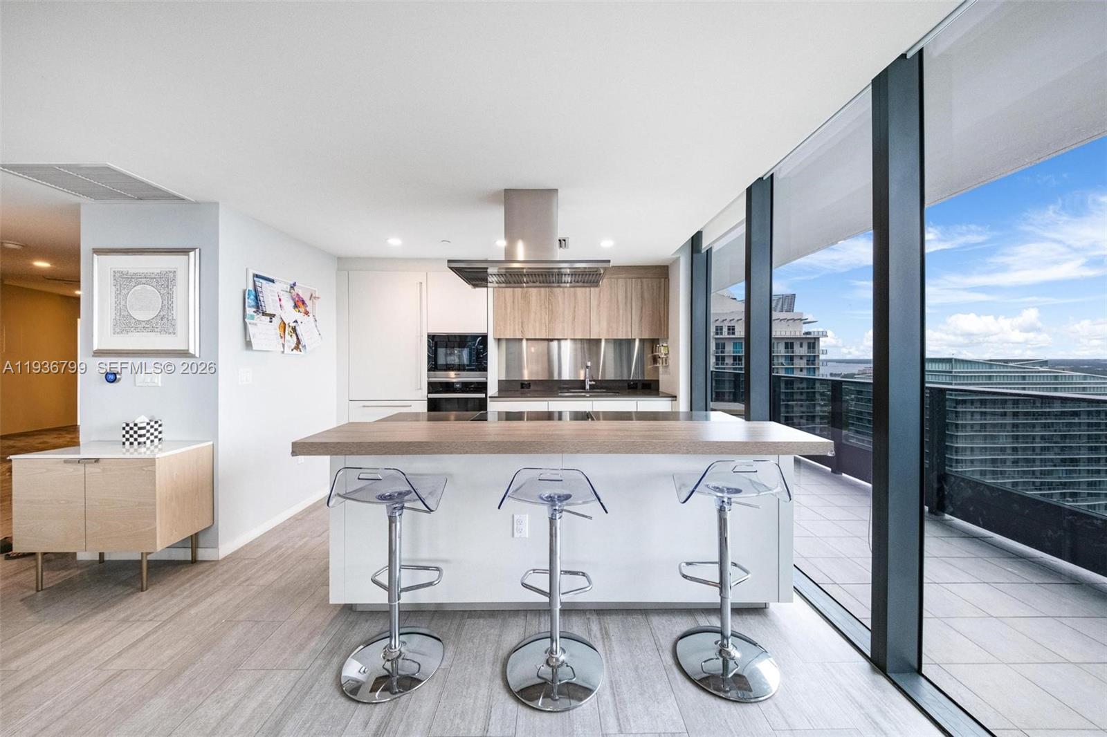 1000 Brickell Plz 4212