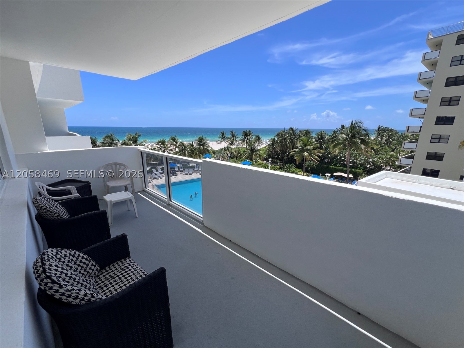 100 Lincoln Rd 542