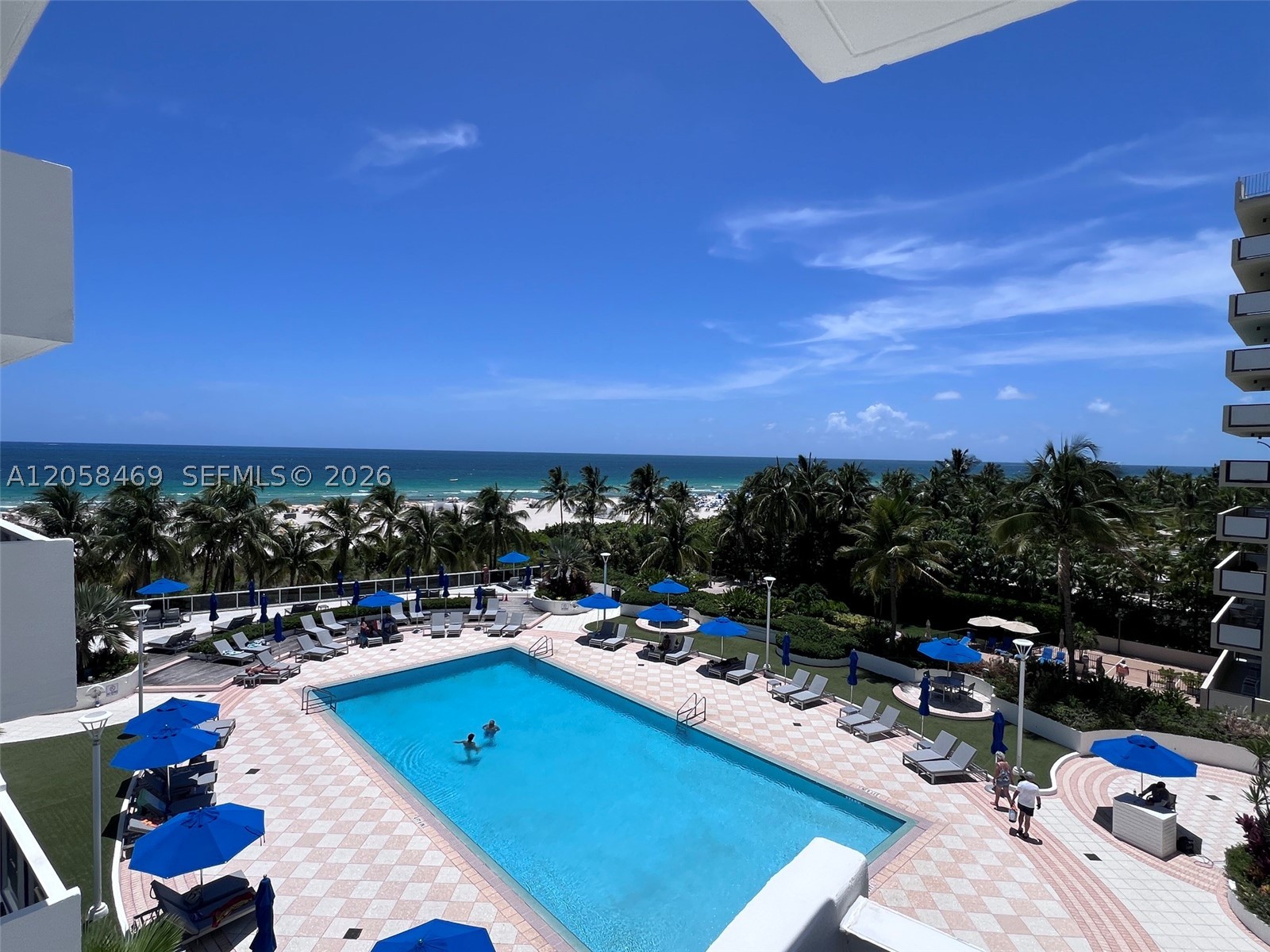 100 Lincoln Rd 542