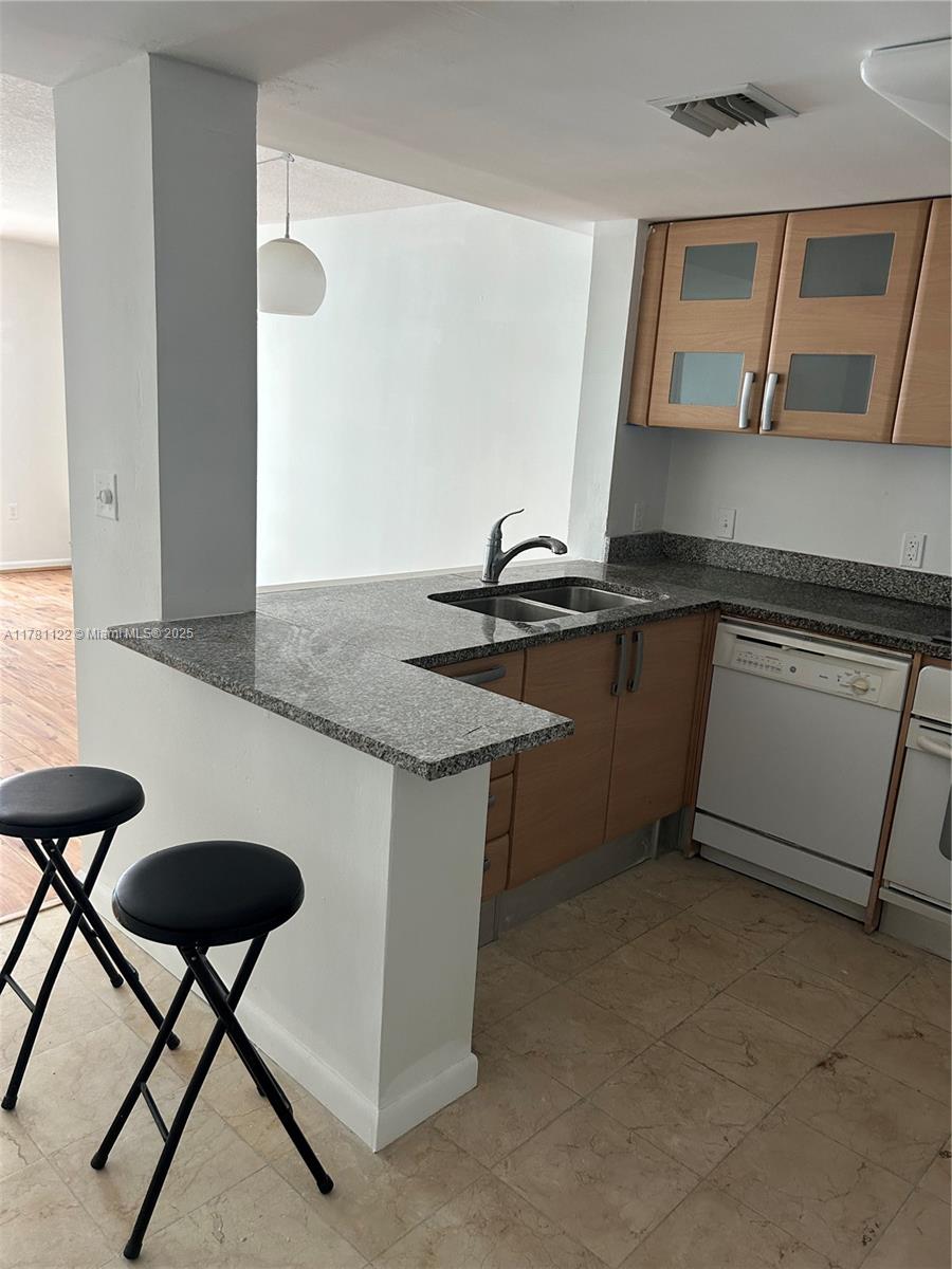 2101 Brickell Ave 502