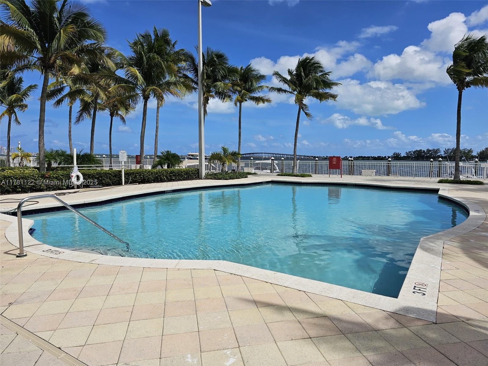SKYLINE ON BRICKELL CONDO - Residential