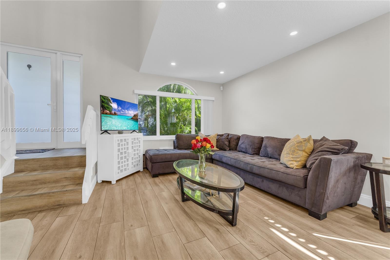 WEST GLEN MANOR - Residential