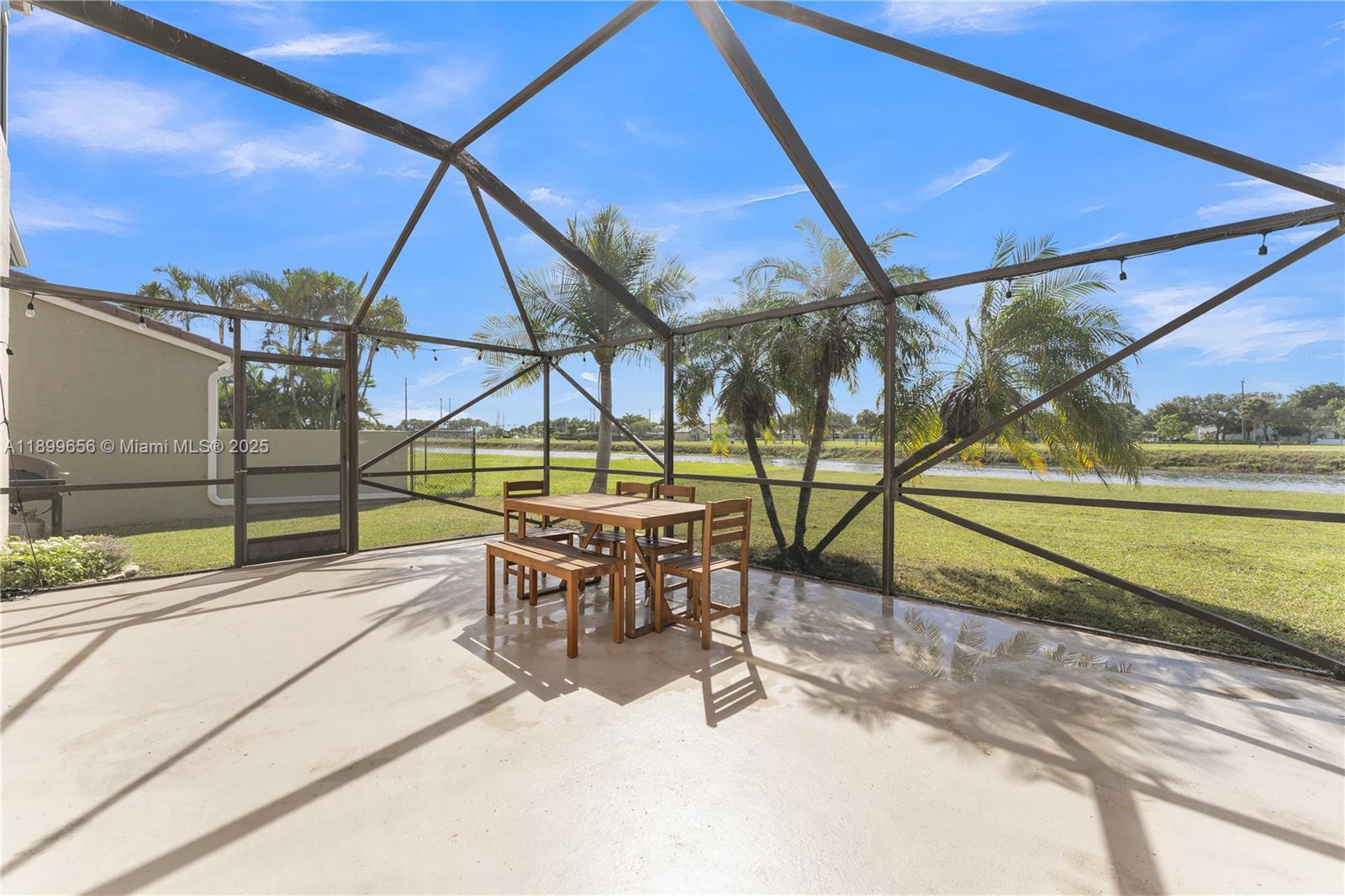 WEST GLEN MANOR - Residential