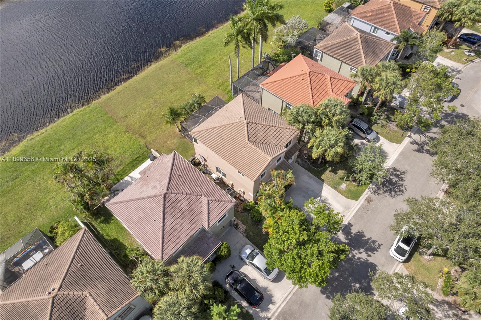 WEST GLEN MANOR - Residential