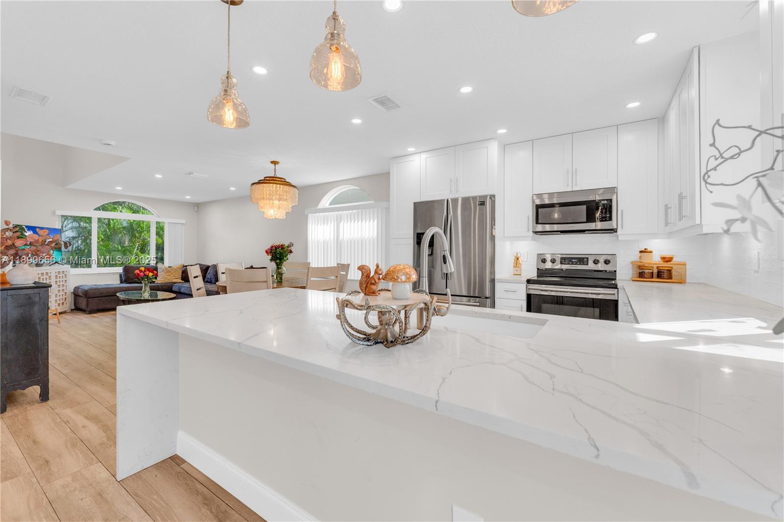 WEST GLEN MANOR - Residential