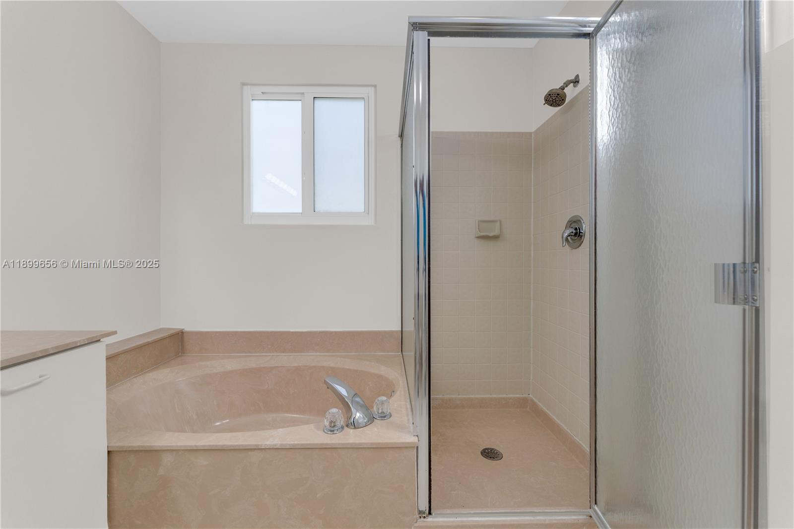 WEST GLEN MANOR - Residential