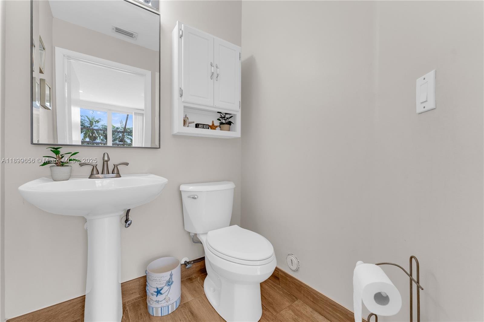 WEST GLEN MANOR - Residential