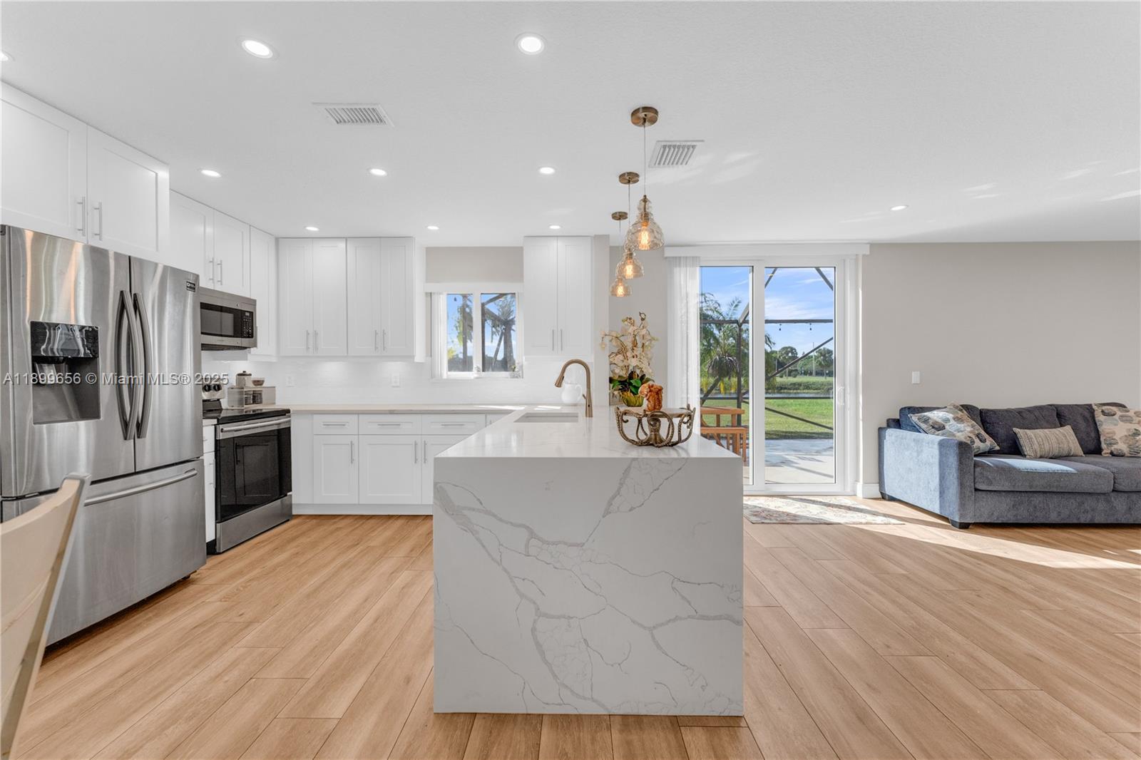 WEST GLEN MANOR - Residential