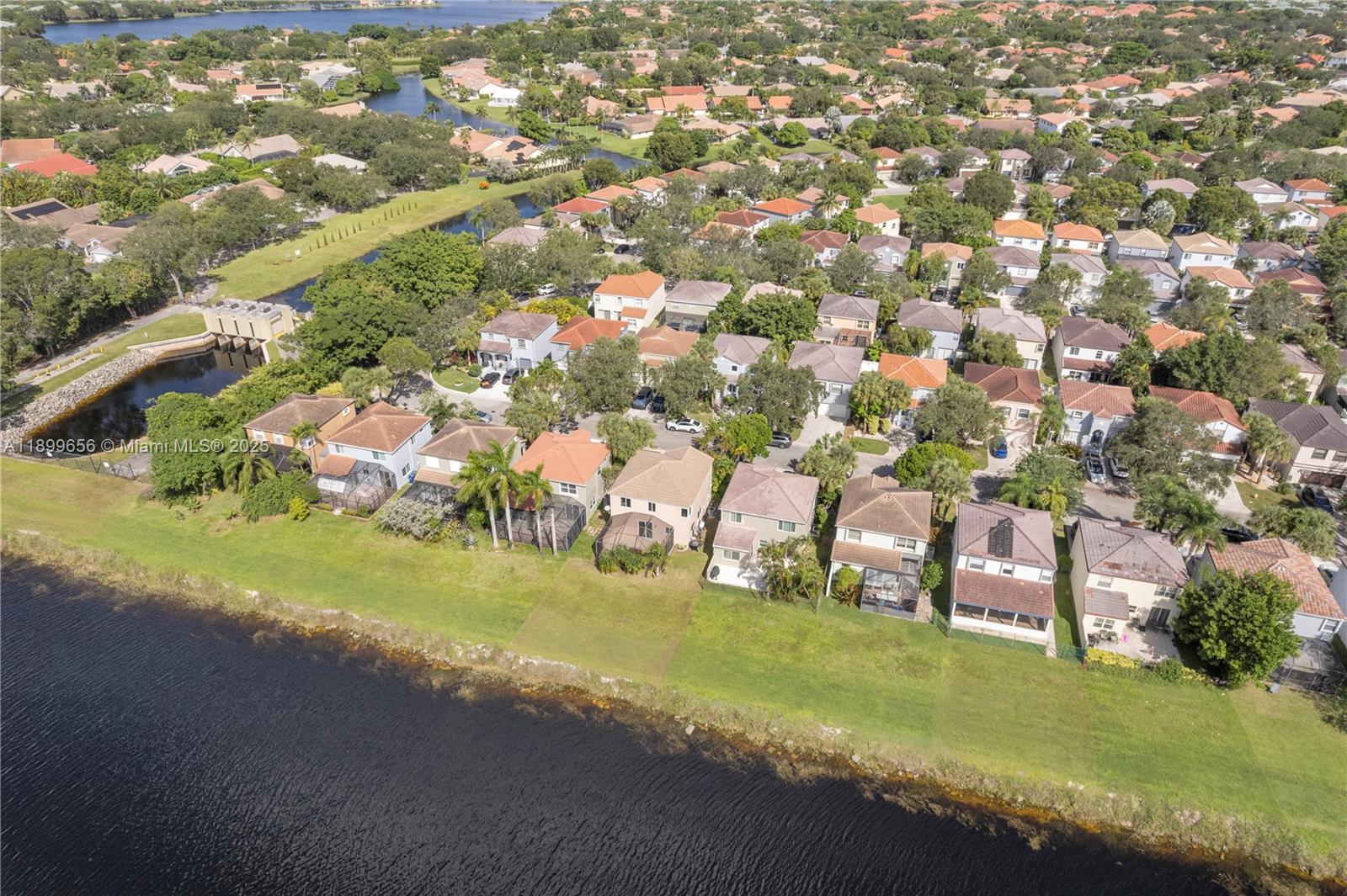 WEST GLEN MANOR - Residential