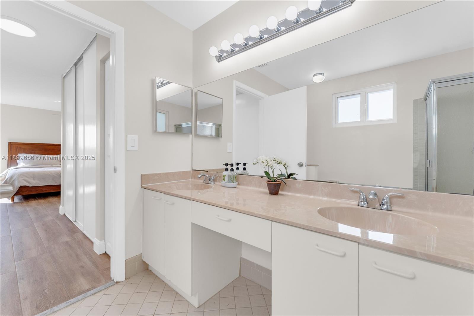 WEST GLEN MANOR - Residential