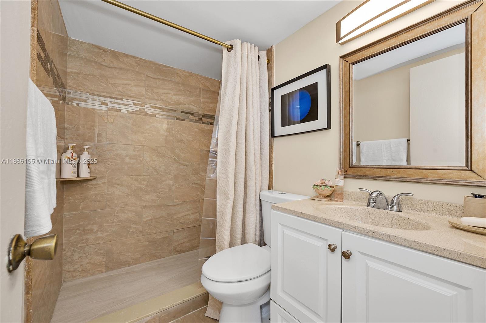 COMMODORE PLAZA CONDO - Residential