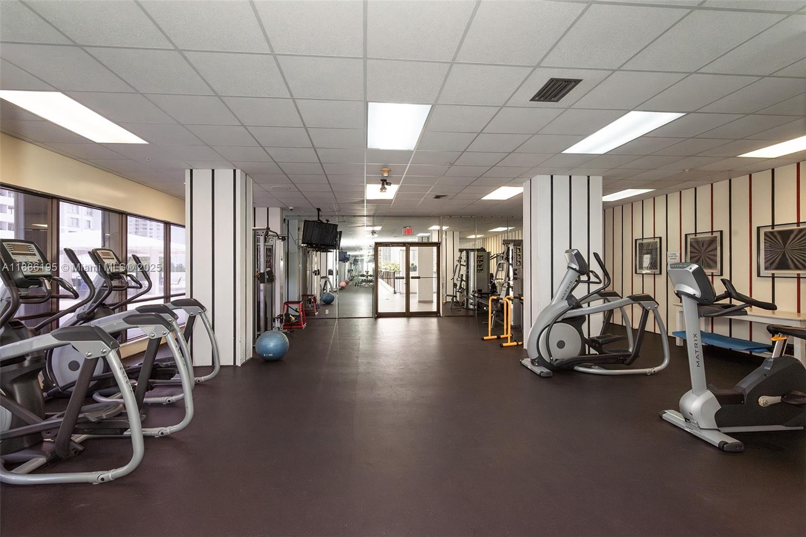 COMMODORE PLAZA CONDO - Residential