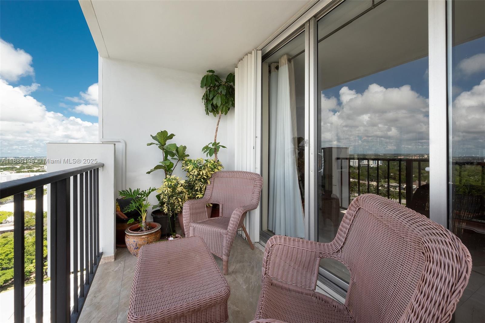 COMMODORE PLAZA CONDO - Residential