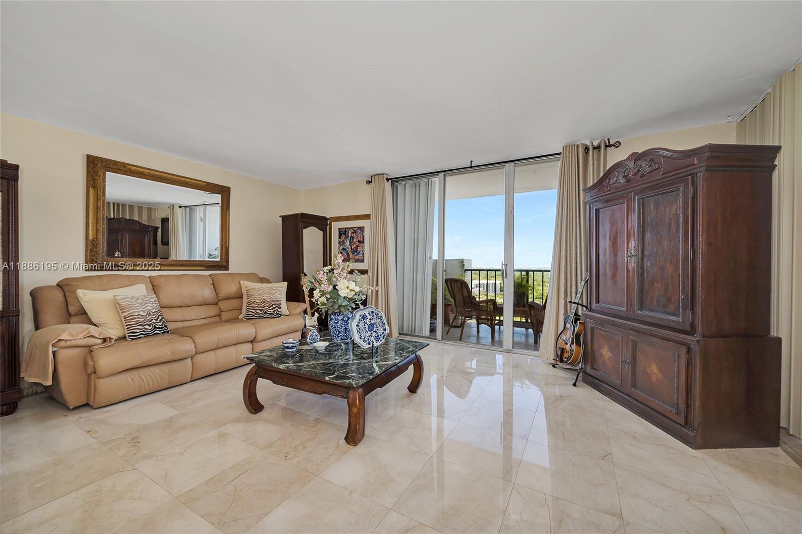 COMMODORE PLAZA CONDO - Residential