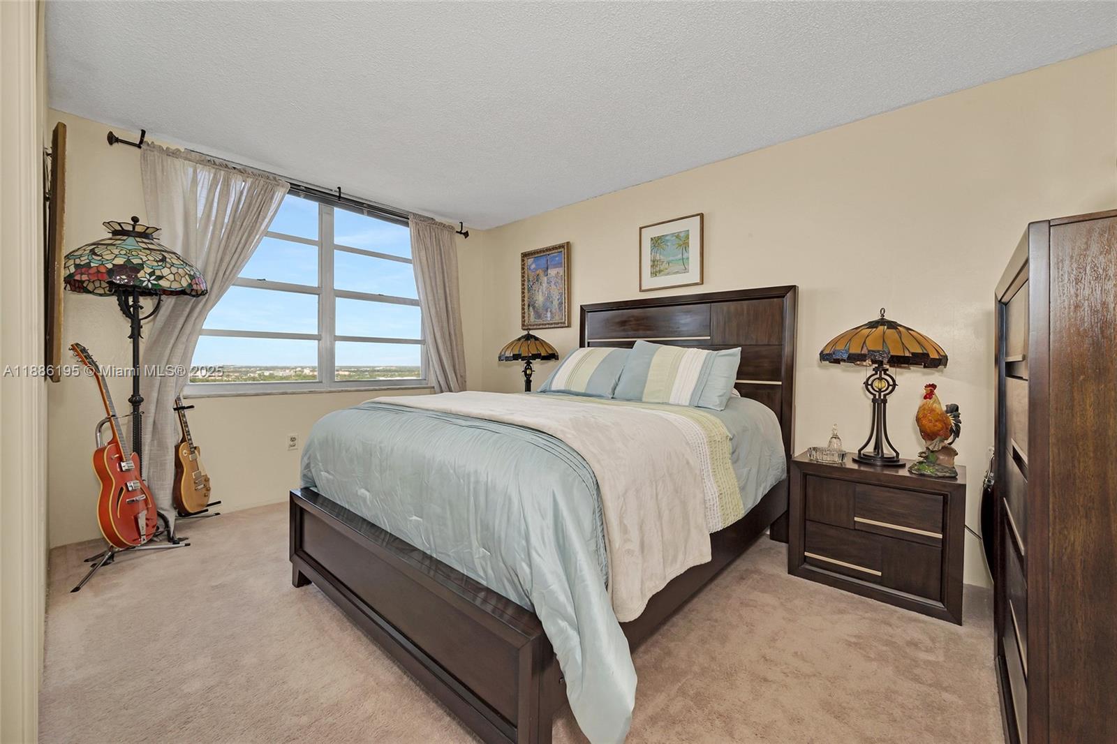 COMMODORE PLAZA CONDO - Residential