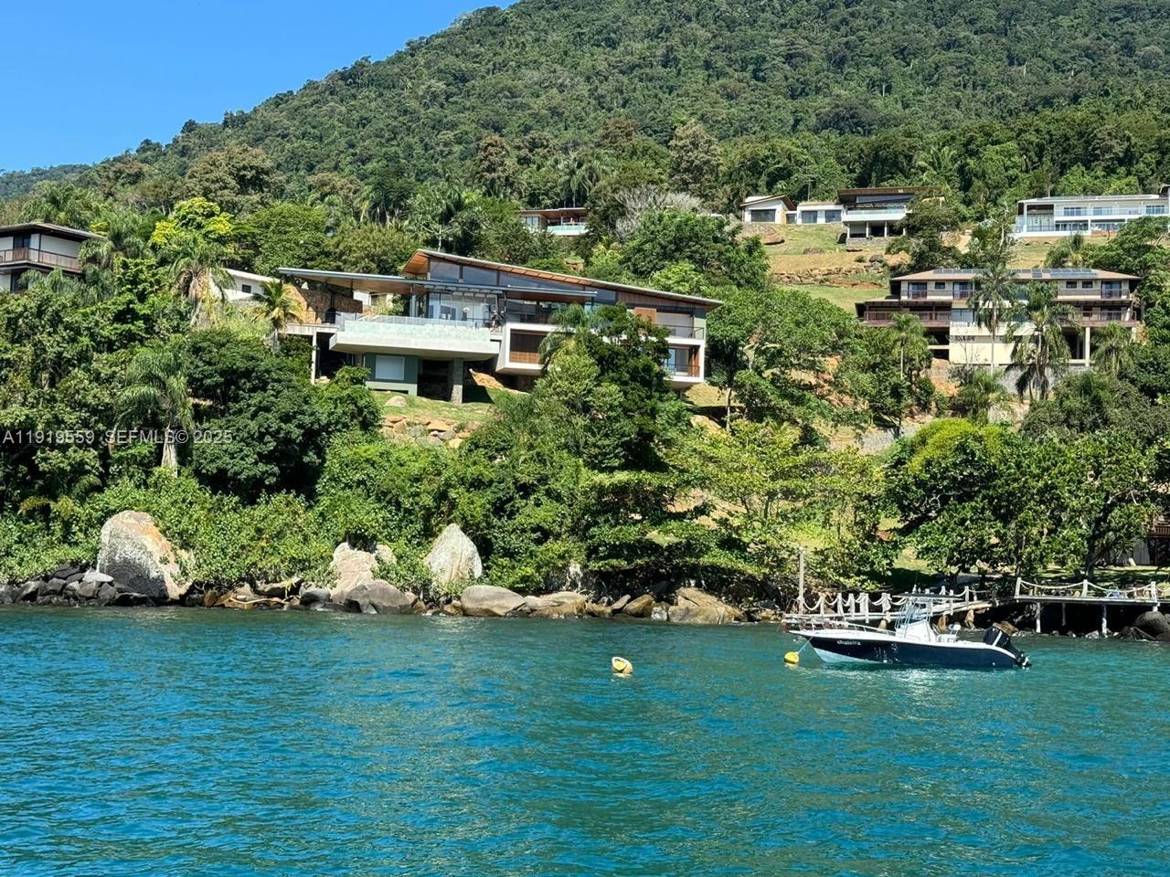 Praia do Pacuíba - Residential