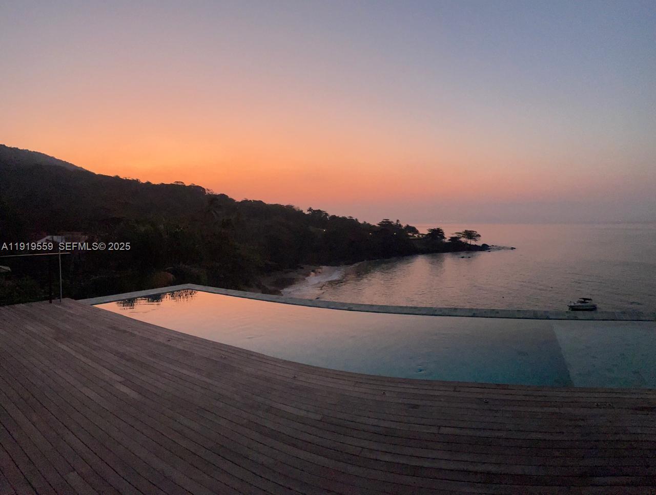 Praia do Pacuíba - Residential