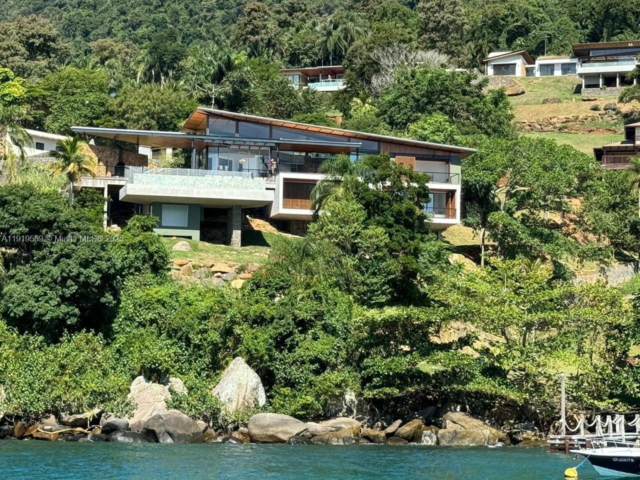 8557 Av. Eng. Martinho Storace