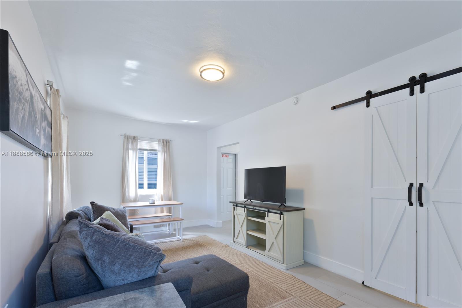 HOLLYWOOD SOUTH SIDE ADD - Residential