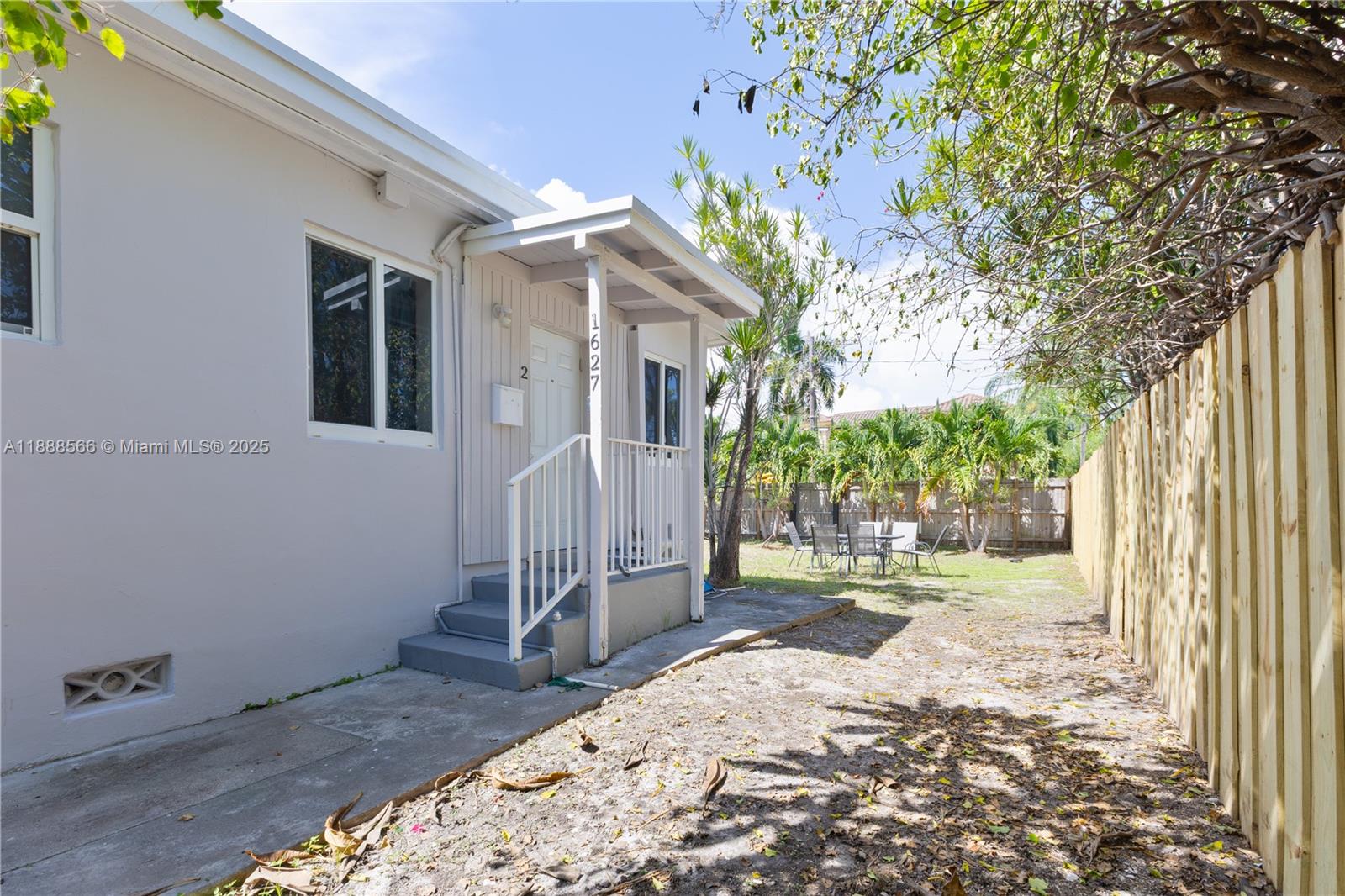 HOLLYWOOD SOUTH SIDE ADD - Residential