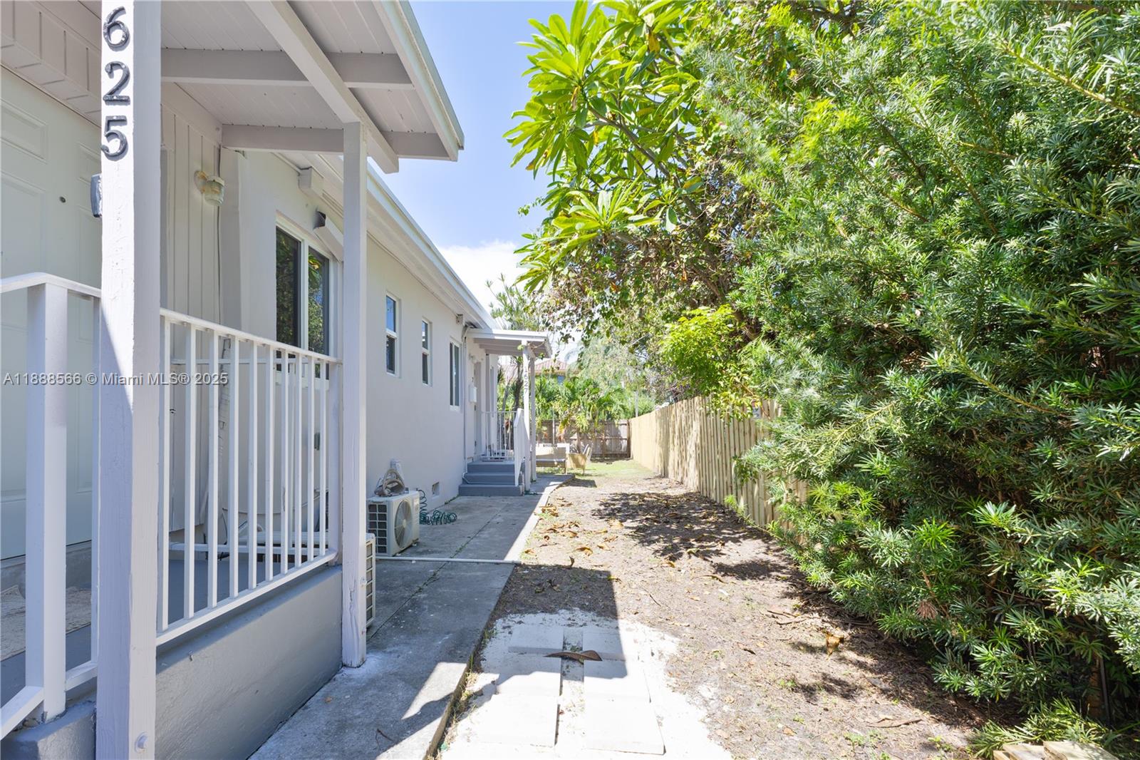 HOLLYWOOD SOUTH SIDE ADD - Residential