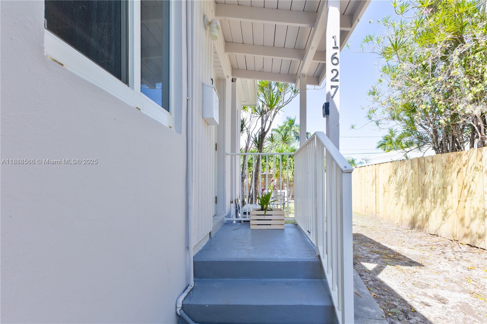 HOLLYWOOD SOUTH SIDE ADD - Residential