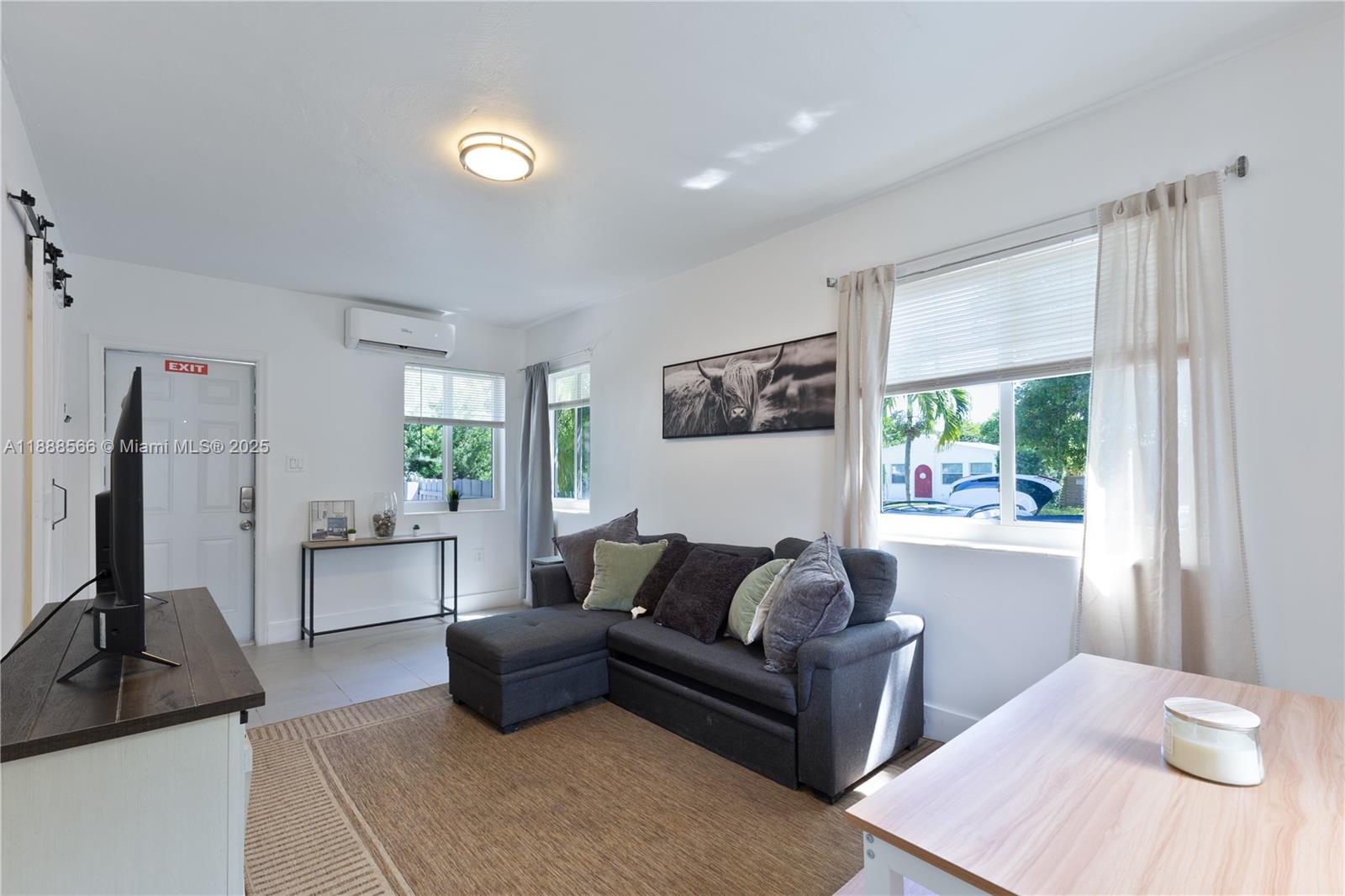 HOLLYWOOD SOUTH SIDE ADD - Residential