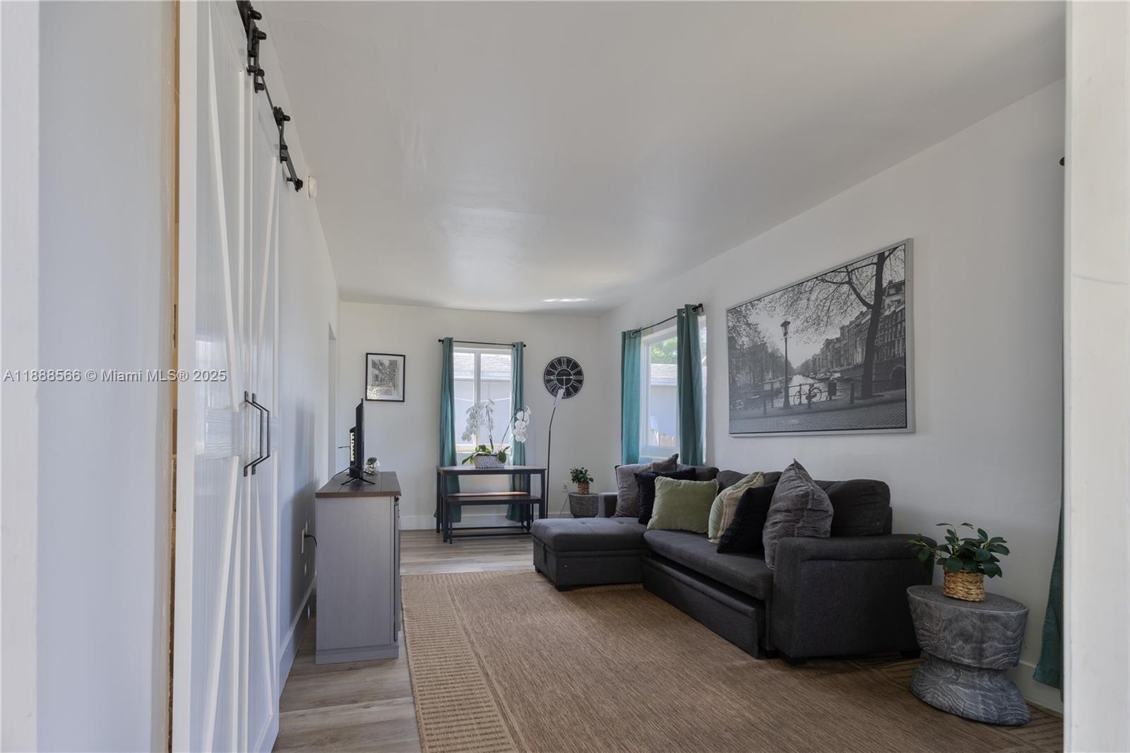 HOLLYWOOD SOUTH SIDE ADD - Residential