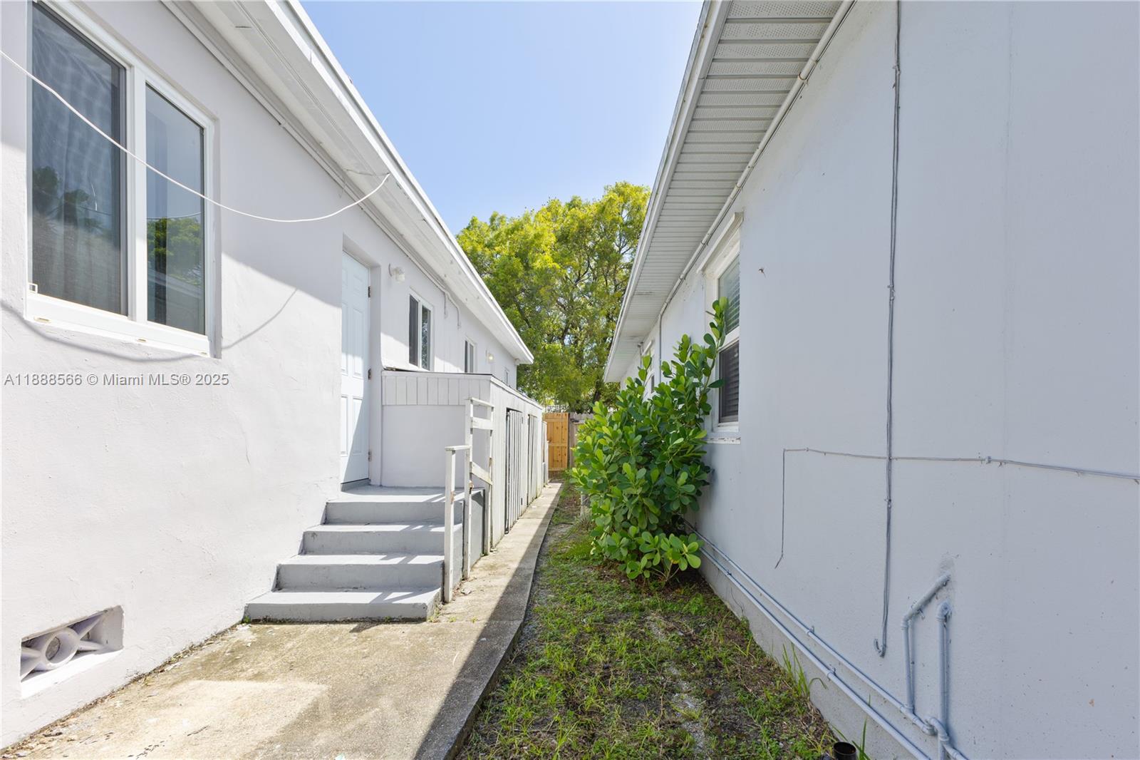 HOLLYWOOD SOUTH SIDE ADD - Residential