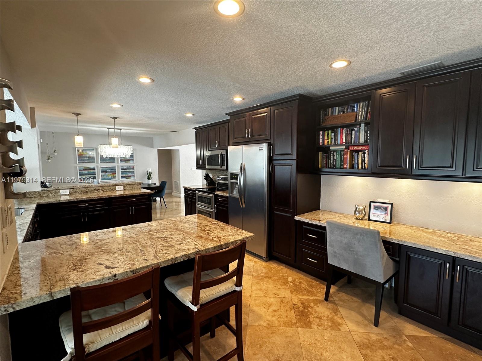 HOLLYWOOD GOLF ESTATES SE - Residential