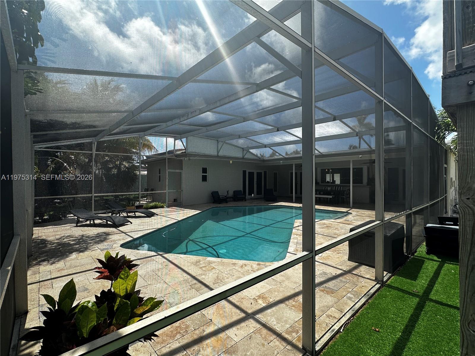 HOLLYWOOD GOLF ESTATES SE - Residential