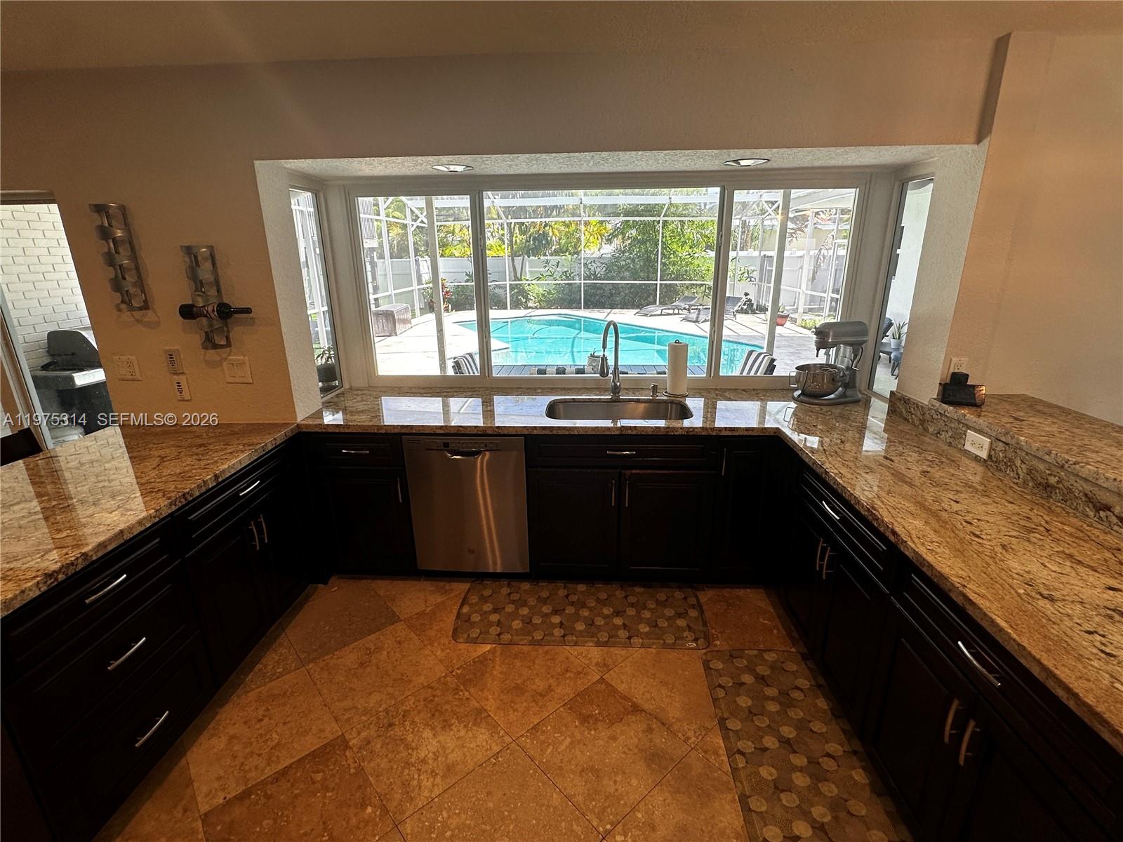 HOLLYWOOD GOLF ESTATES SE - Residential