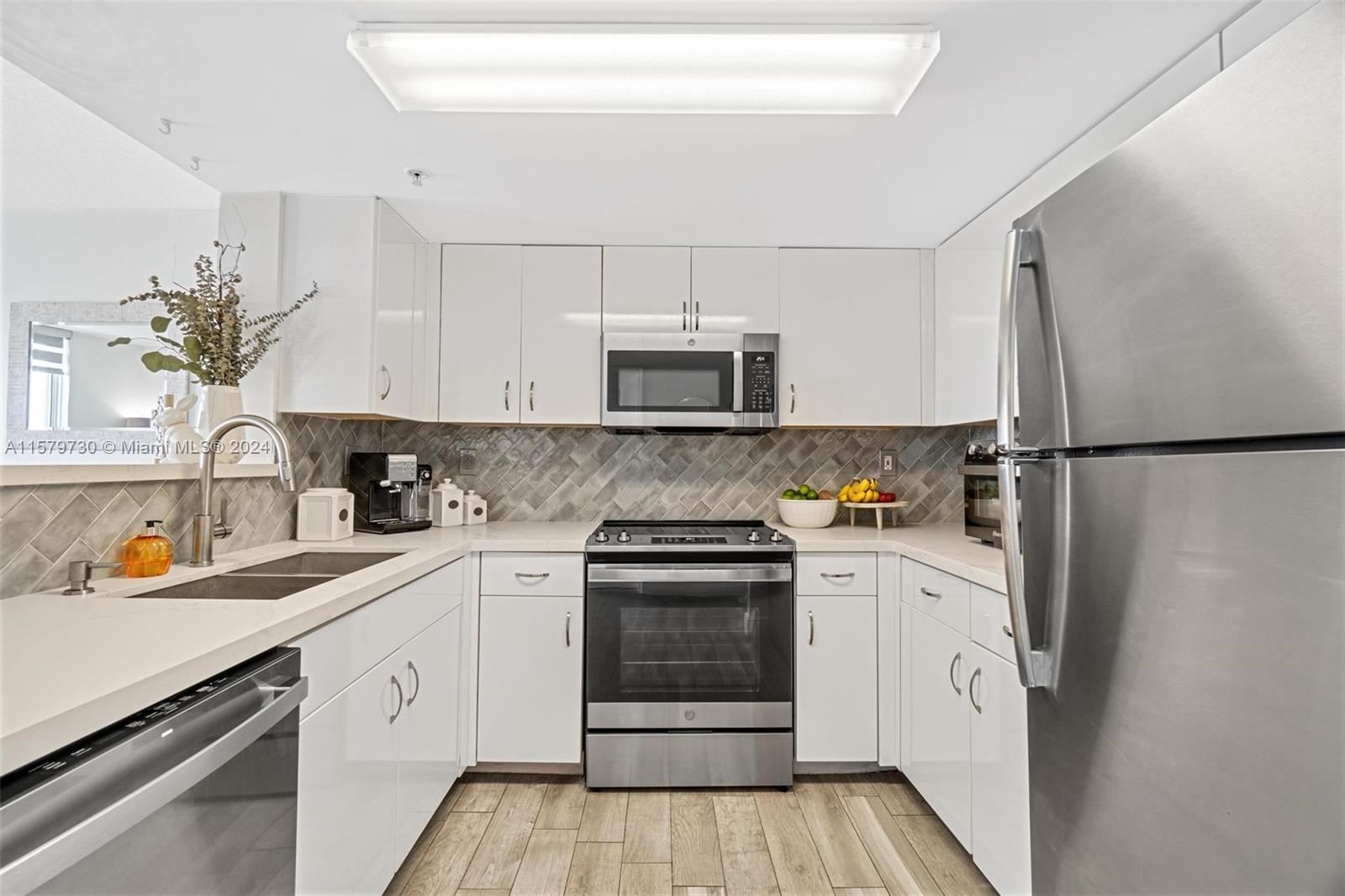 THE ASTON CONDO - Residential
