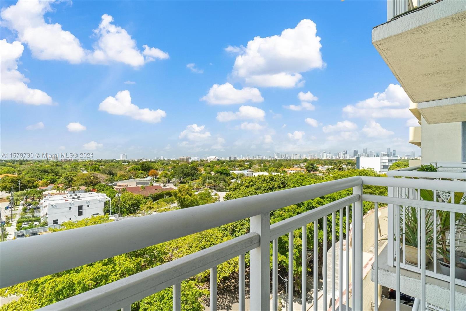 THE ASTON CONDO - Residential