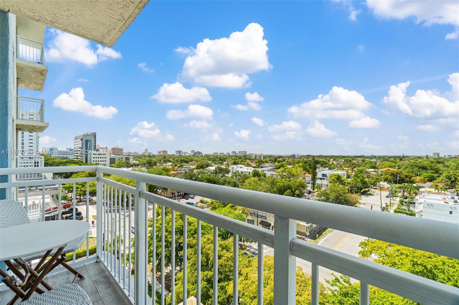 THE ASTON CONDO - Residential