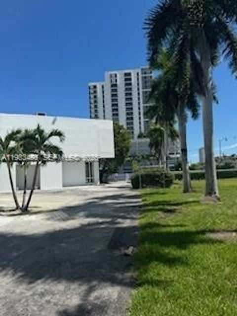 3620 NE Miami Pl Miami FL 33137