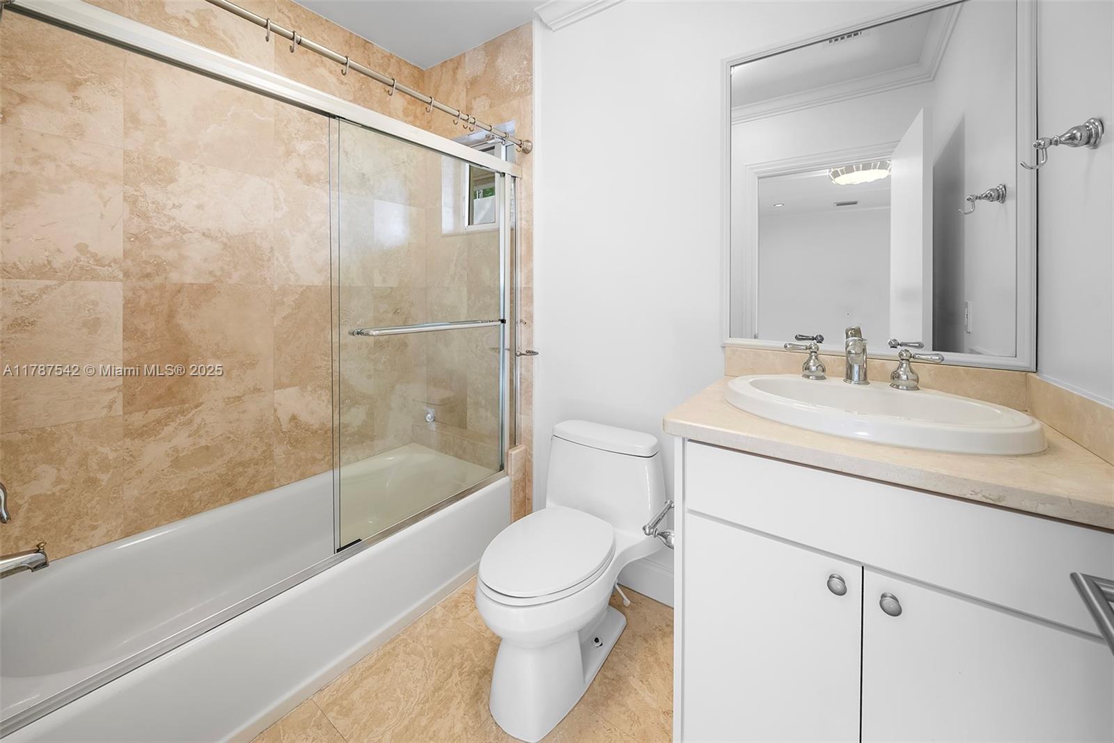 GOLDEN BEACH SEC C - Residential