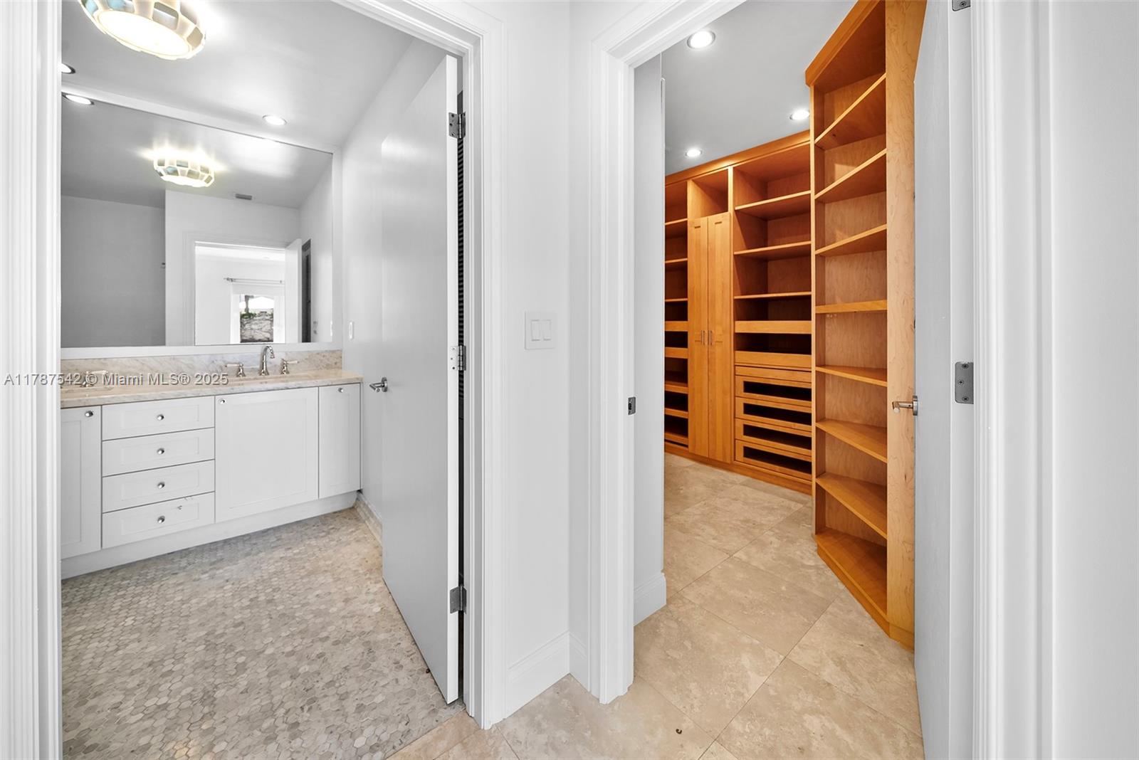 GOLDEN BEACH SEC C - Residential