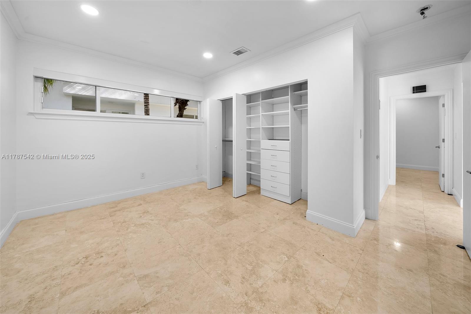 GOLDEN BEACH SEC C - Residential