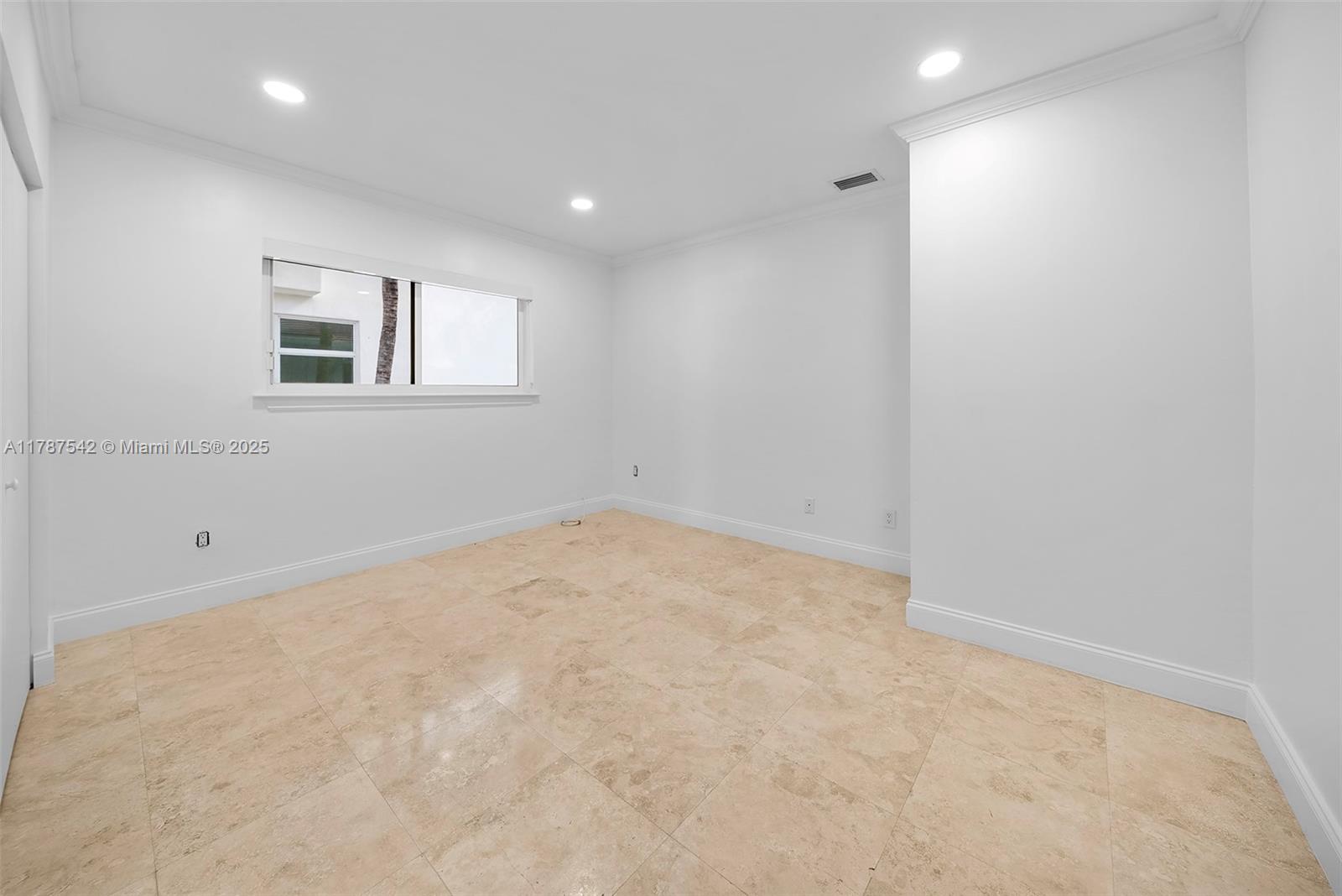 GOLDEN BEACH SEC C - Residential