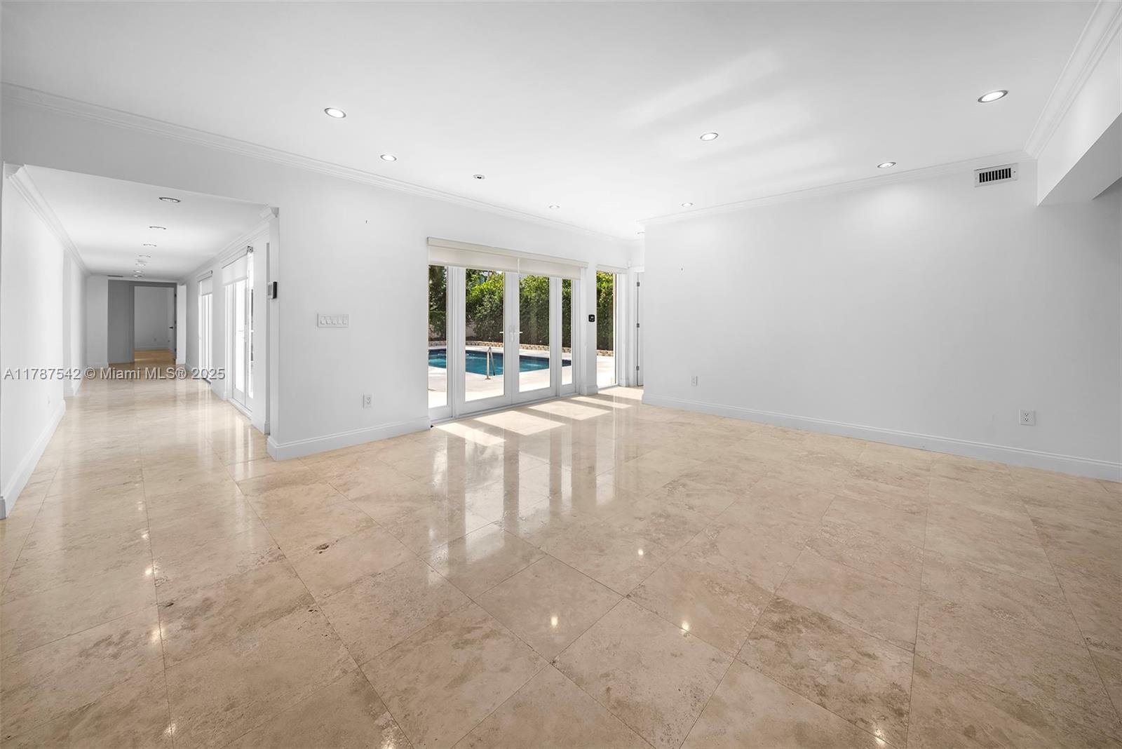 GOLDEN BEACH SEC C - Residential