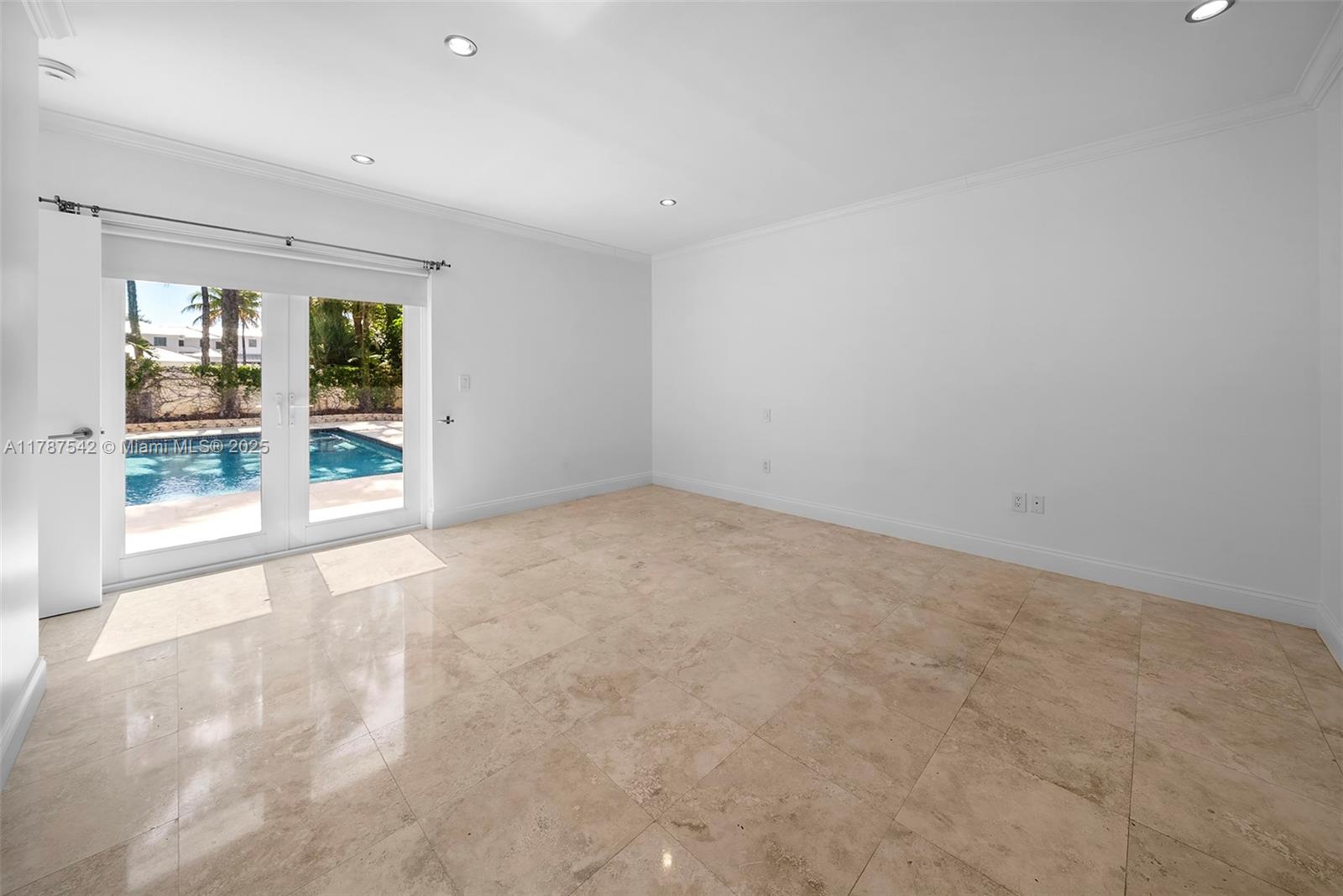 GOLDEN BEACH SEC C - Residential