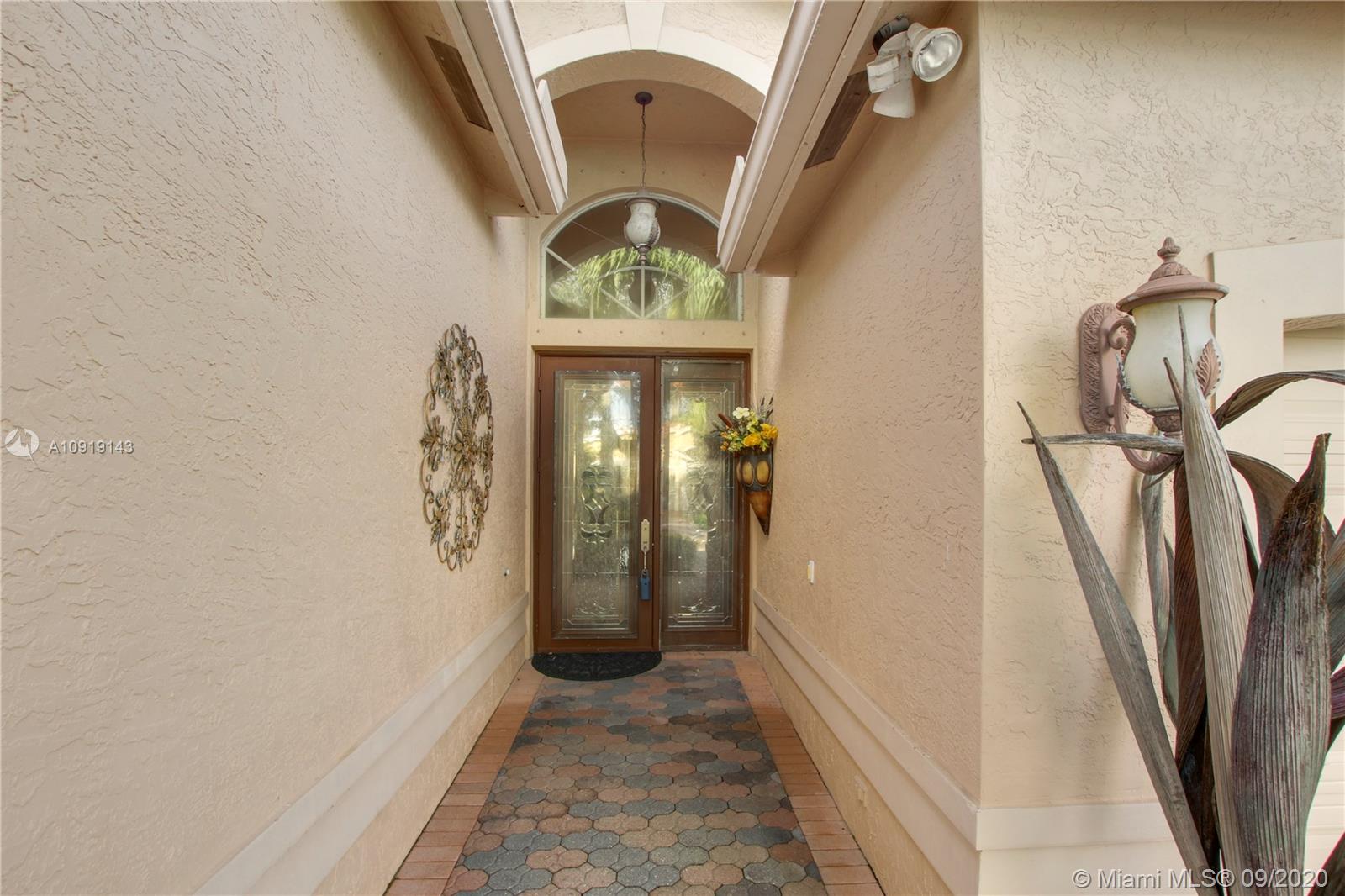 VALENCIA SHORES 3 - Residential