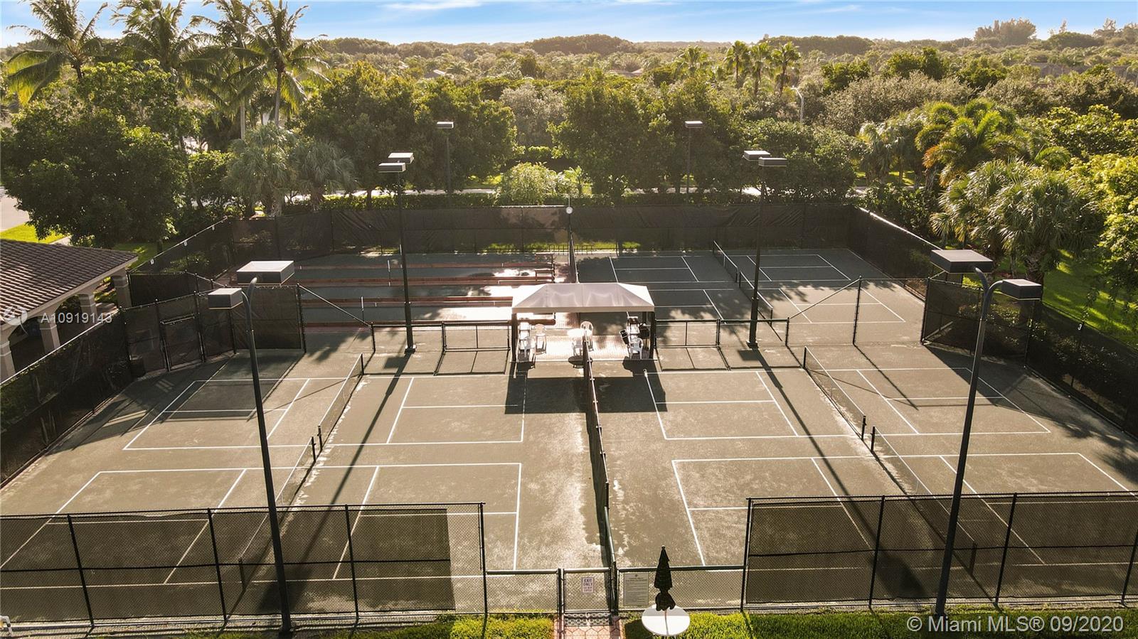 VALENCIA SHORES 3 - Residential