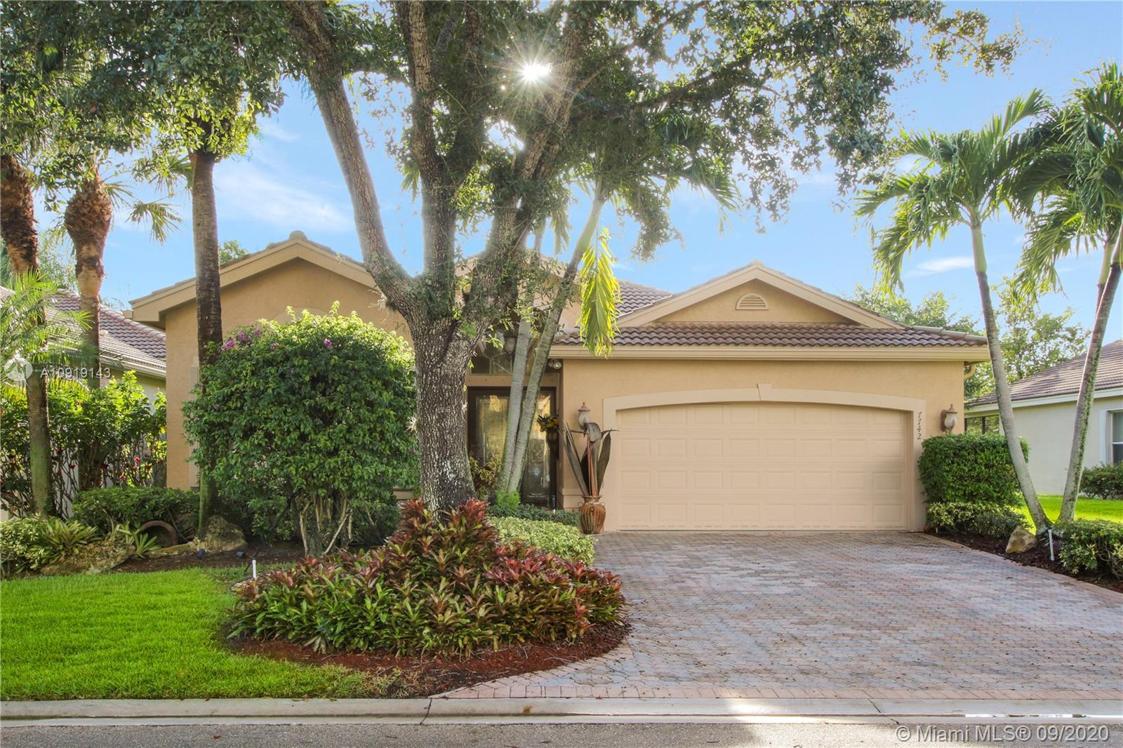 VALENCIA SHORES 3 - Residential