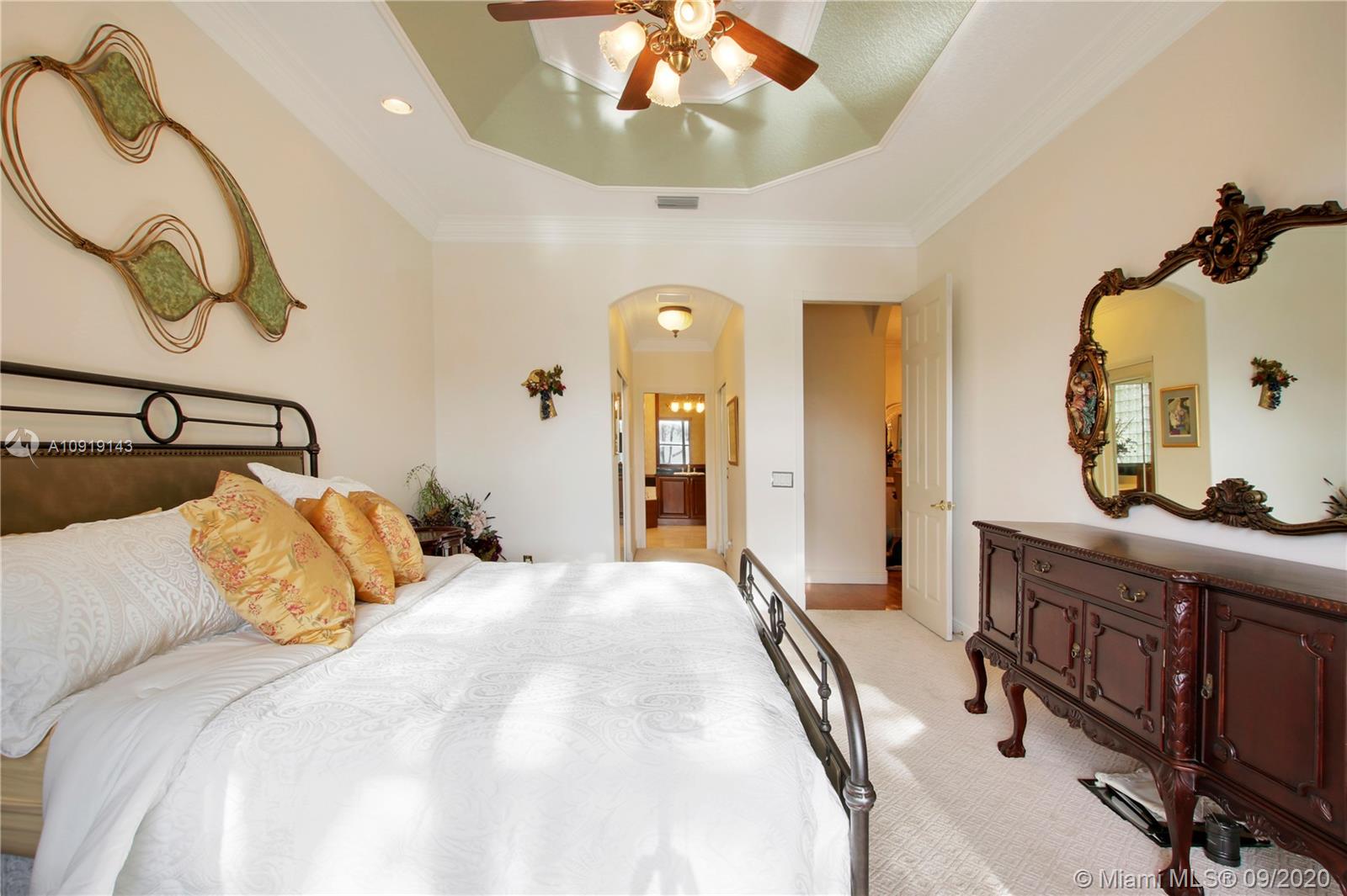 VALENCIA SHORES 3 - Residential