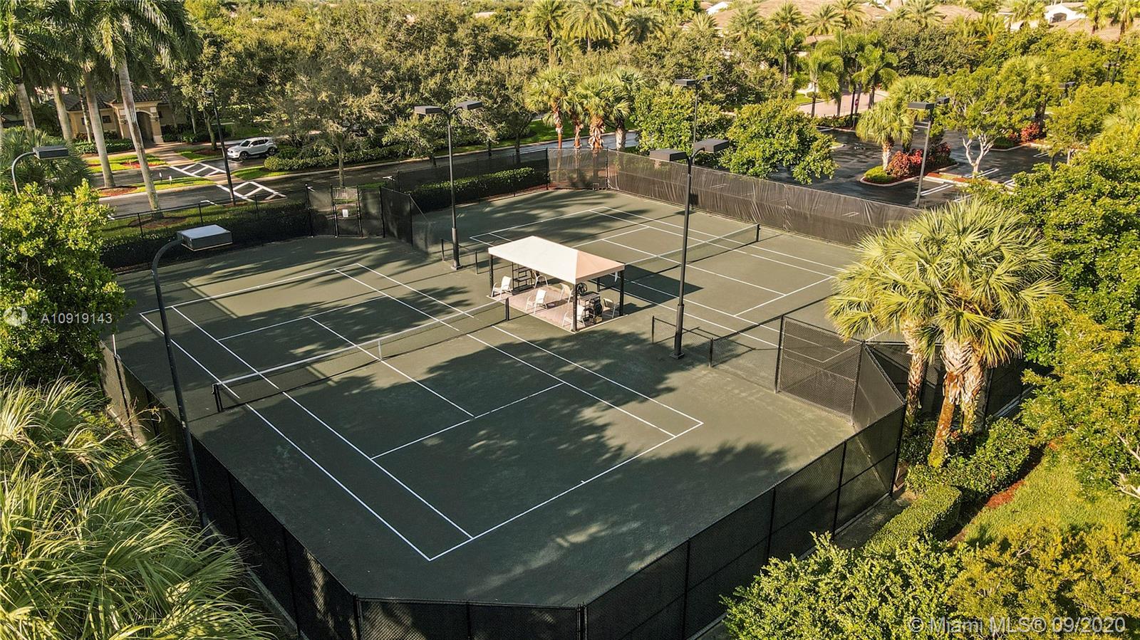 VALENCIA SHORES 3 - Residential